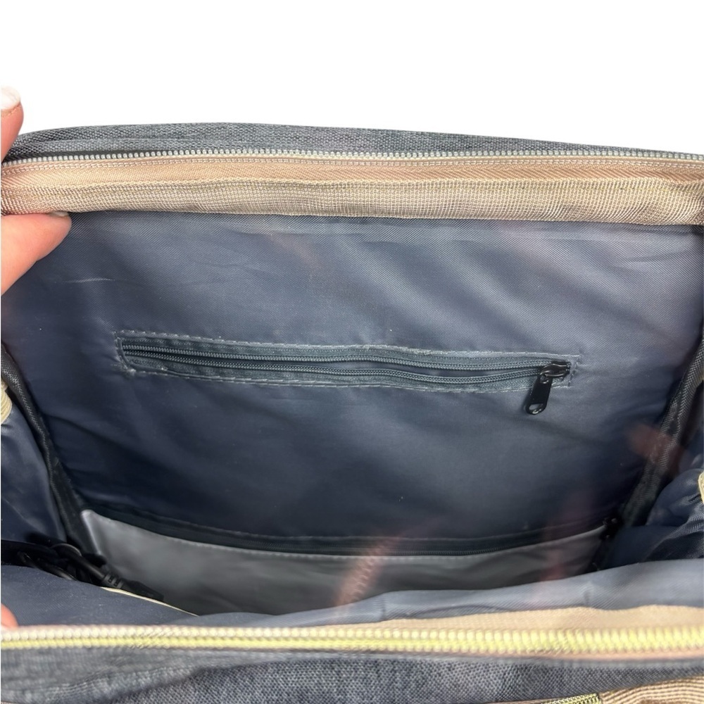 Living Traveling Share Baby Backpack Gray with Built in Bassinet/Crib - Picture 7 of 14